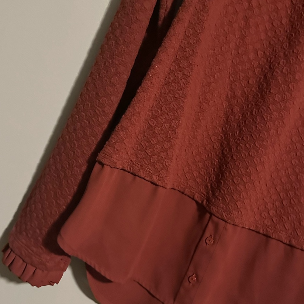 Elle Ruffled Textured Top in Rust - Picture 9 of 14